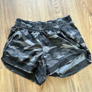 Athleta Womens Printed Mesh Racer Run Short 4" Camo Small Running Gym Workout